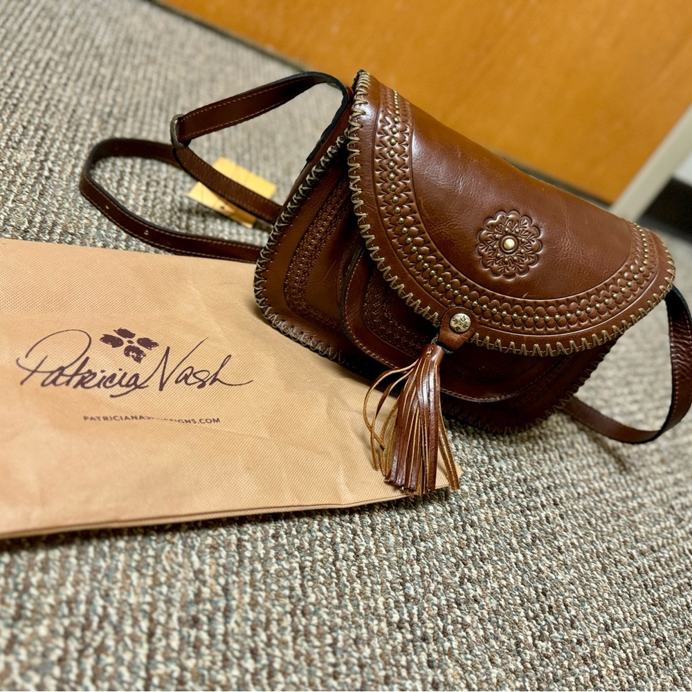 NWT Patricia Nash Beaumont Leather Crossbody
